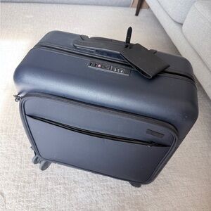 AWAY luggage Daily Carry-On with Pocket in Navy